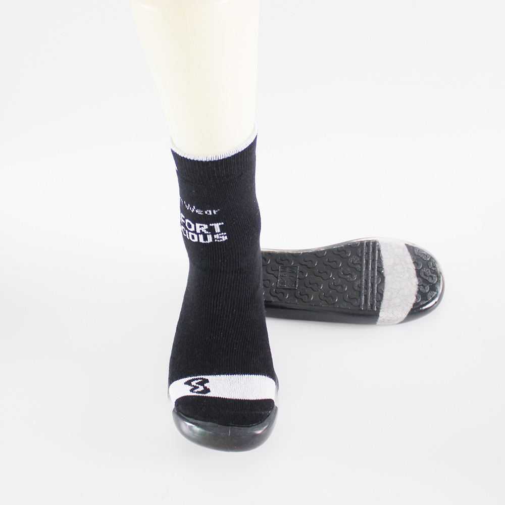 Adult anti slip sole socks with rubber