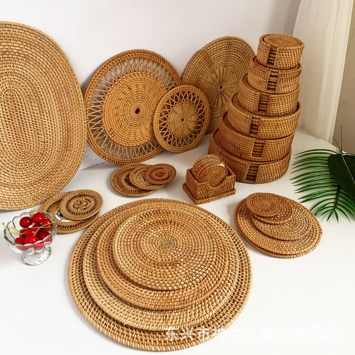 OEM Handicraft Seagrass Wall Hanging Woven Basket Decorative Storage Hanging Oversized BOHO wall decorations for home hanging