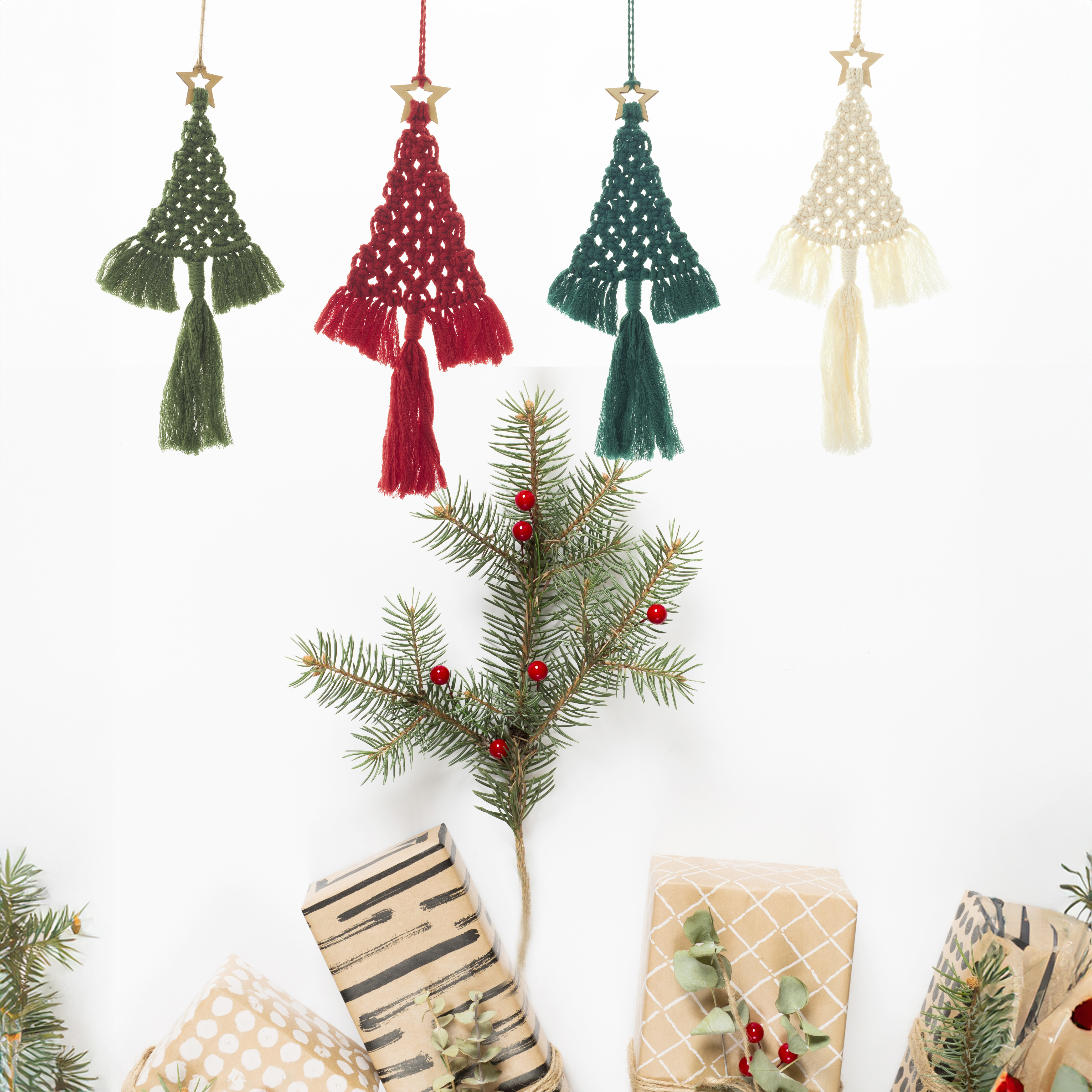 Handmade products best price macrame Christmas tree pine tree wall hanging Christmas holiday decoration hanging made in Vietnam