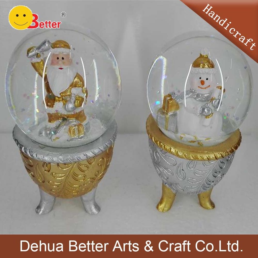 EXW custom creative Christmas souvenir resin Santa Claus custom snow globe water globe