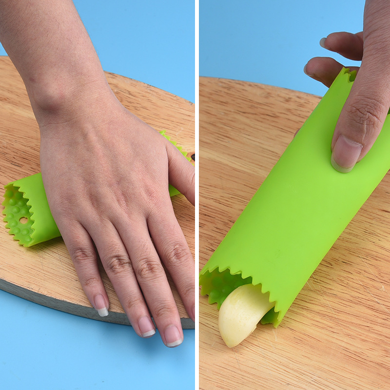 Flexible high quality Silicone garlic clove peeler with cleaning kit