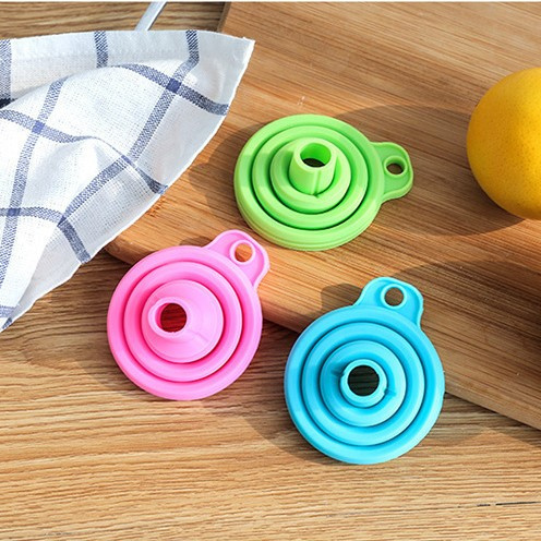 Factory priced Eco Friendly portable silicone funnel for liquids in kitchen and Travel