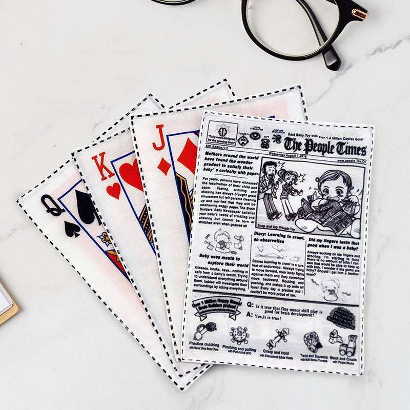 Simulated newspaper playing cards pet sounding toy dog anti-biting teeth interactive pet chewing toy