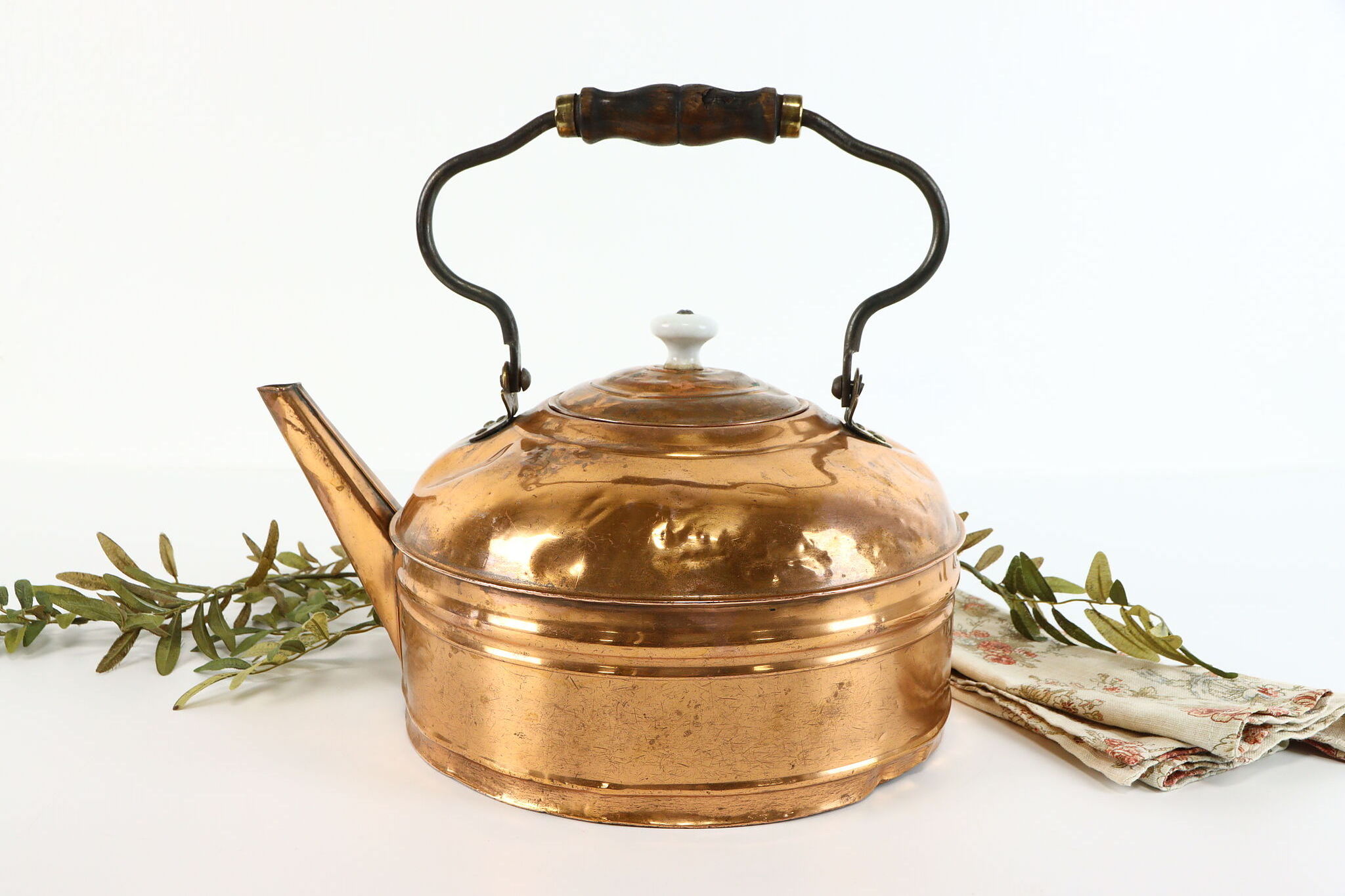 Antique farmhouse tea kettle hand hammered copper teapot for hotel restaurant home kitchenware coffee pot made in India 2023