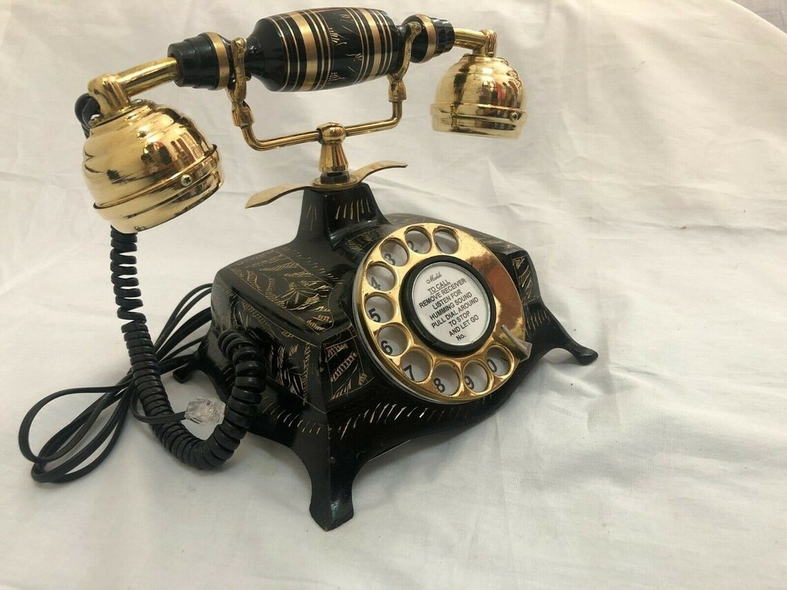 Beautiful design antique telephone for office home decor living room antique interior dial phone retro tabletop decoration 2023