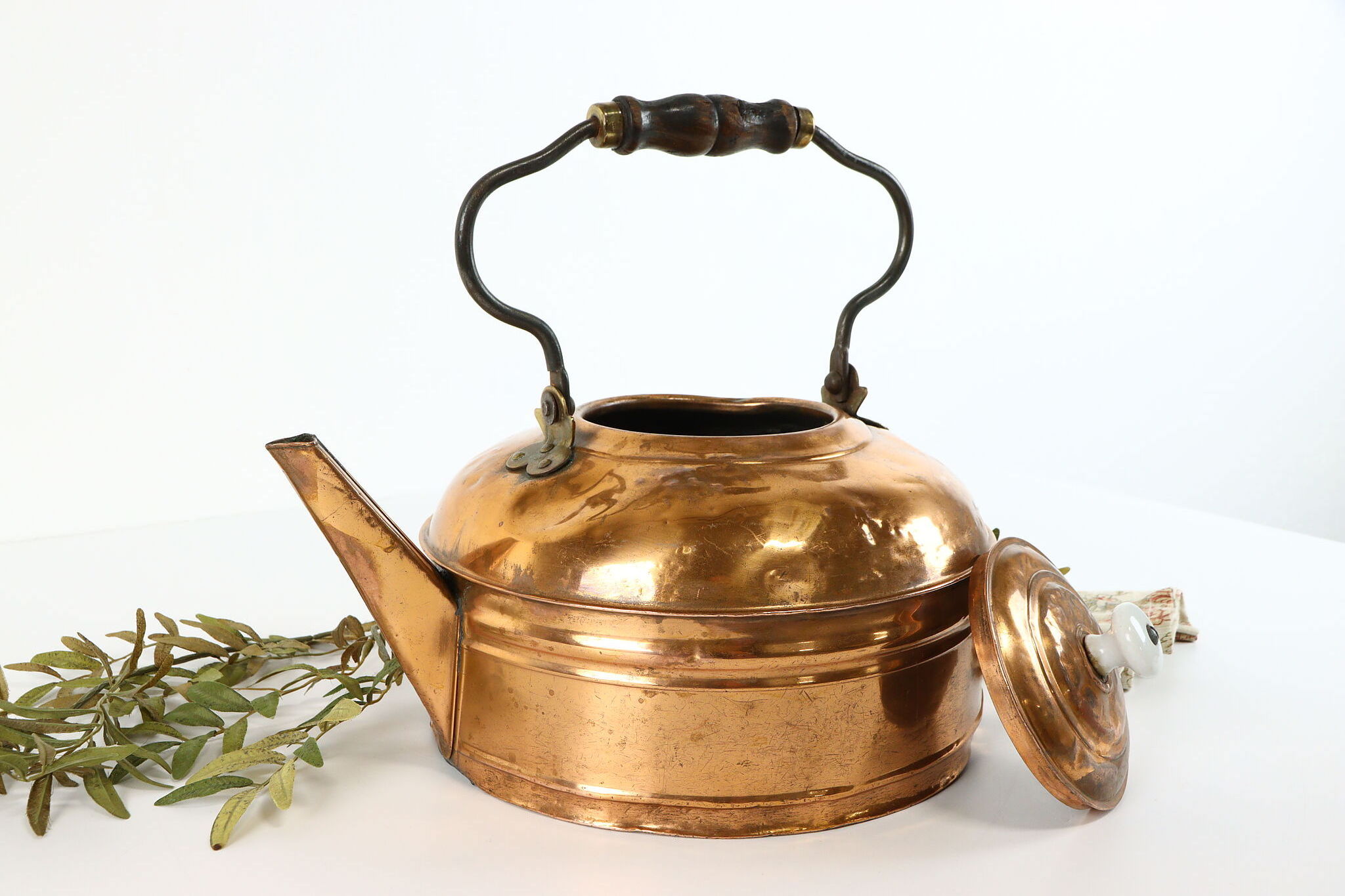 Antique farmhouse tea kettle hand hammered copper teapot for hotel restaurant home kitchenware coffee pot made in India 2023