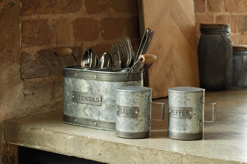 Galvanized steel fancy salt and pepper shaker commercial restaurant food service herbs & specie tool for home hotel table ware