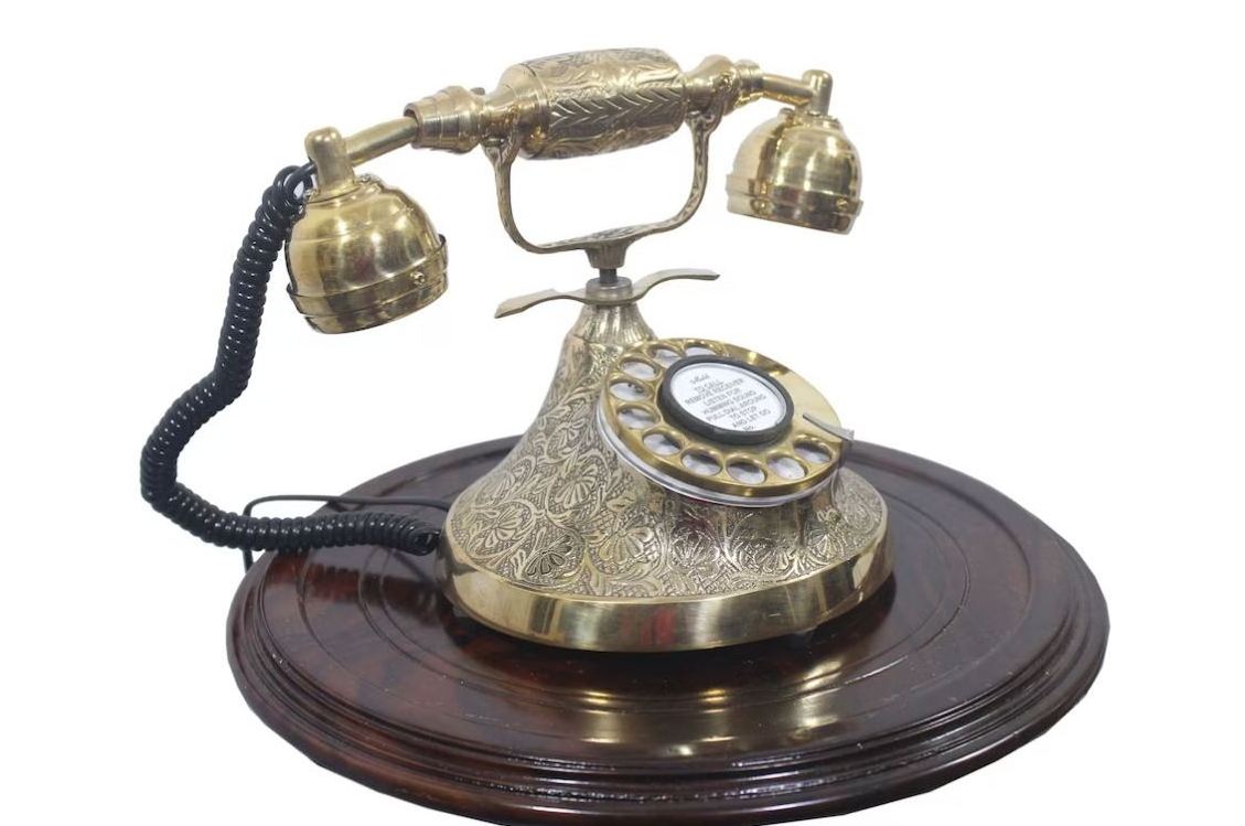 Beautiful design antique telephone for office home decor living room antique interior dial phone retro tabletop decoration 2023