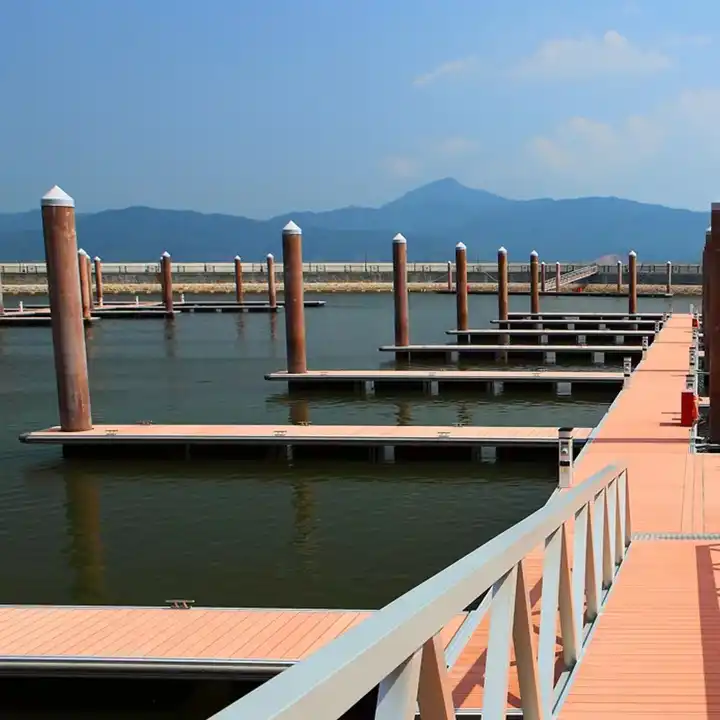 Pontoons Floating Platforms Floating Wharf Dock Bridge with Aluminium Frame Durable