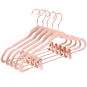 LINDON Wholesale Pink Velvet Hangers Premium Ultra Thin Heavy Duty Hangers Closet Rack Fabric Velvet Hangers for Clothes