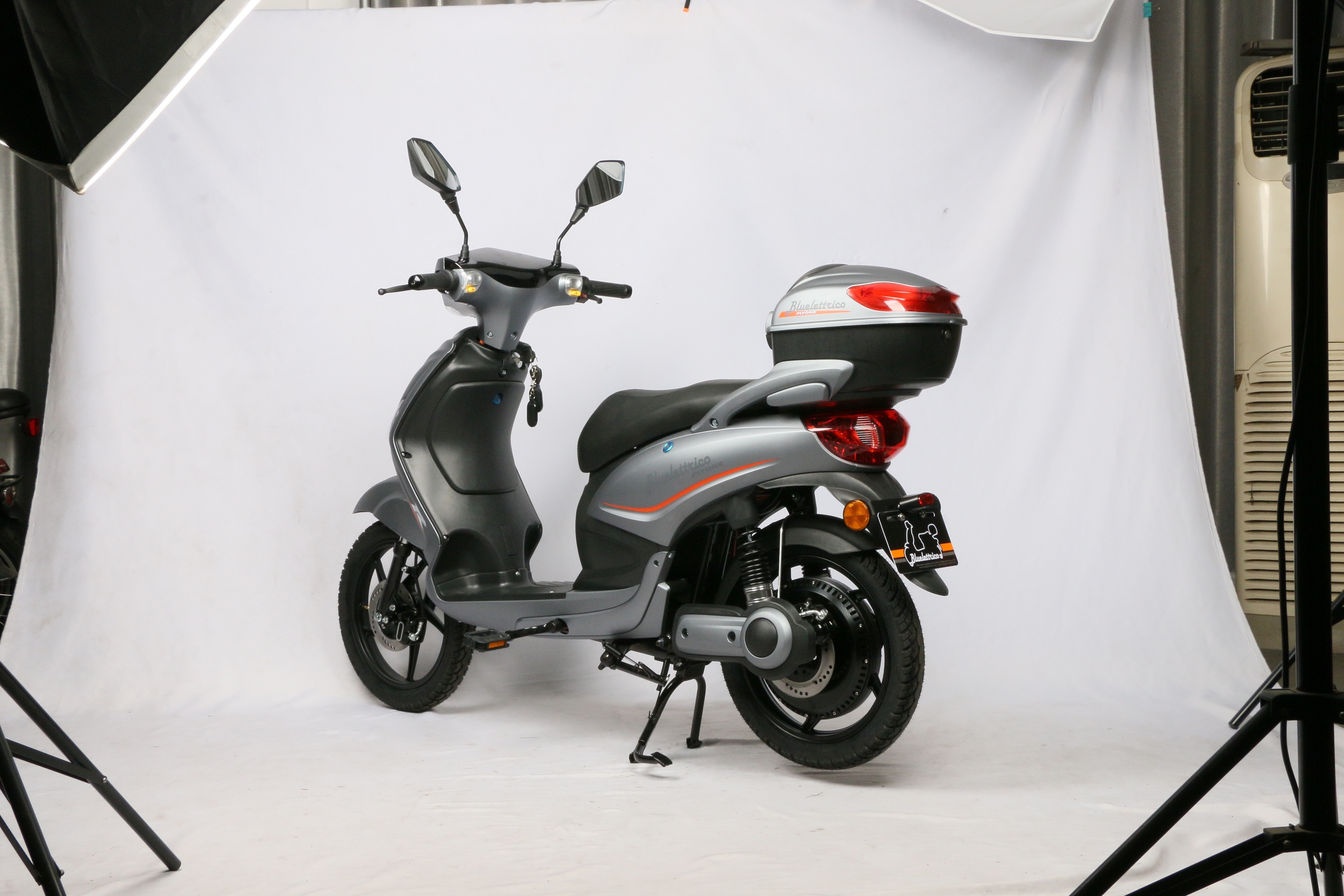 2023 Best Selling Pedal Assisted Electric Moped 48V/60V 13Ah-30Ah pedal assist scooter 250W-1000W adult electric scooter