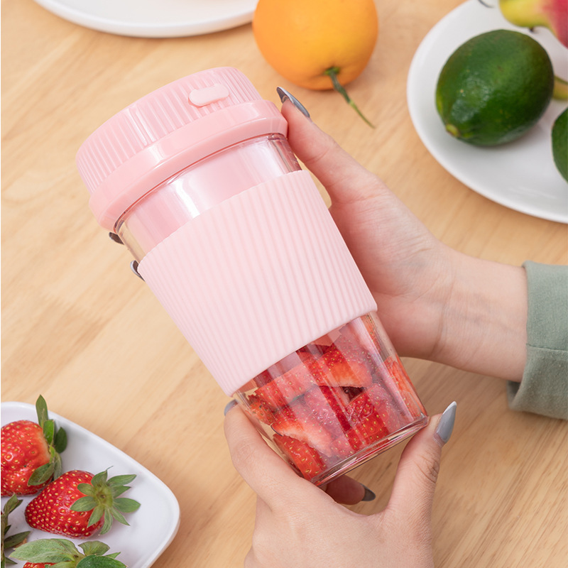 Amazon hot Electric Mini Blender Fruit Vegetables Quick Juicing Kitchen Food Processor Fitness Travel Portable Juicer Mixer