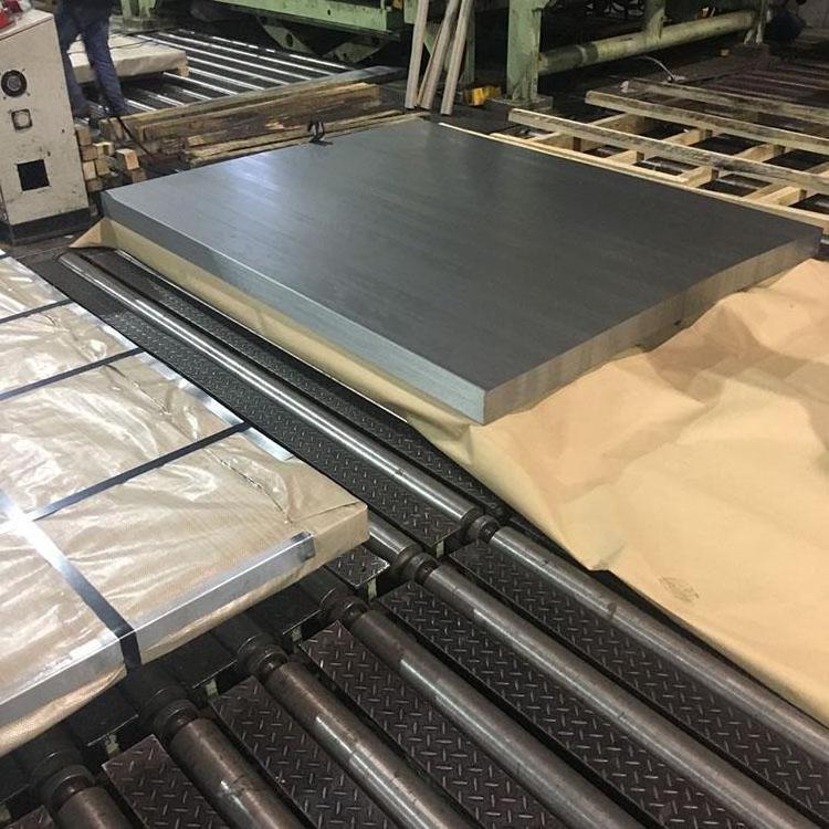 Steel Sheets CR and HR, premium grade for automotive industry