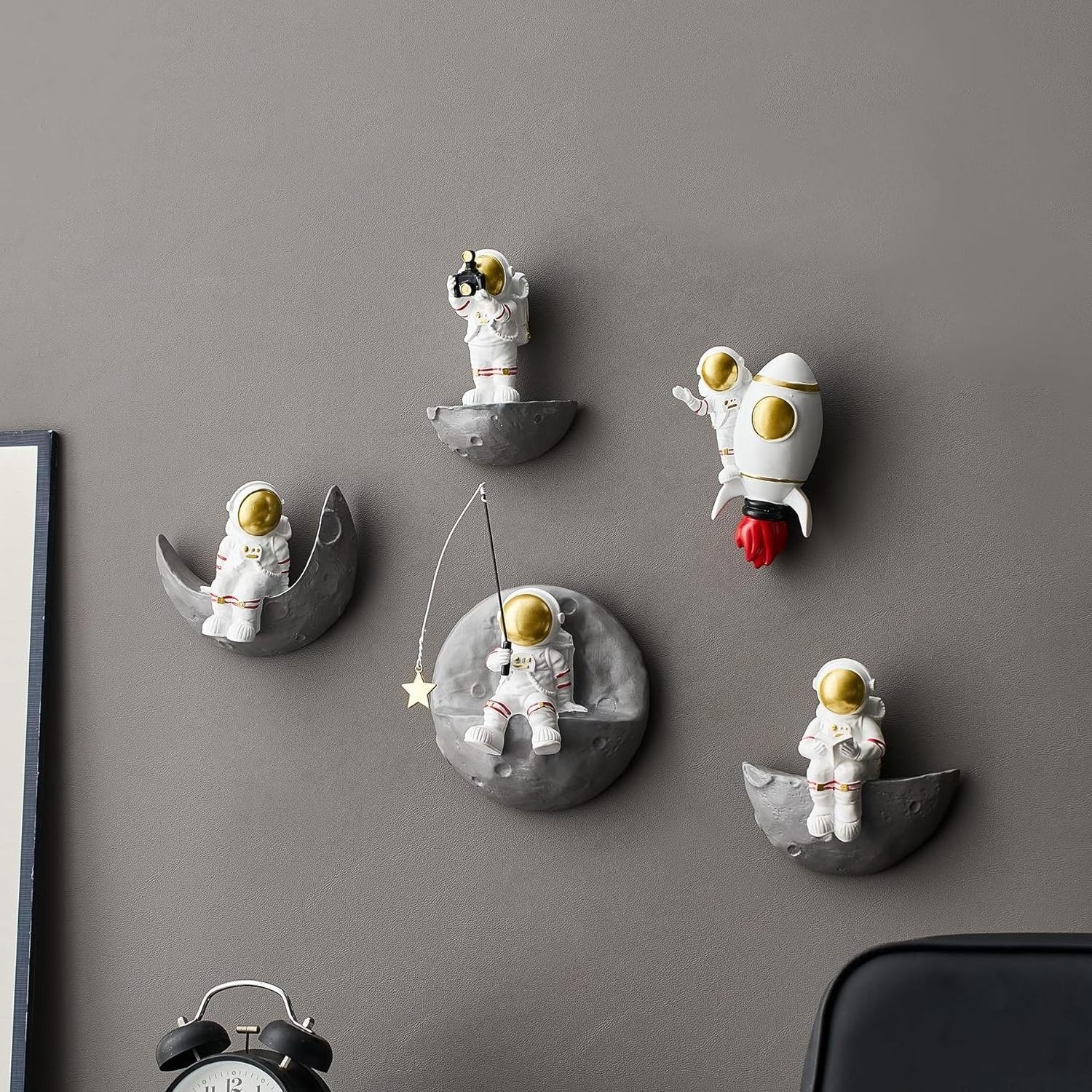 Astronaut Decor 3D Wall Art: Cute Set of 5 Outer Space Theme ations man Sculptures Hanging Room Apartment Classroom Party Nurser