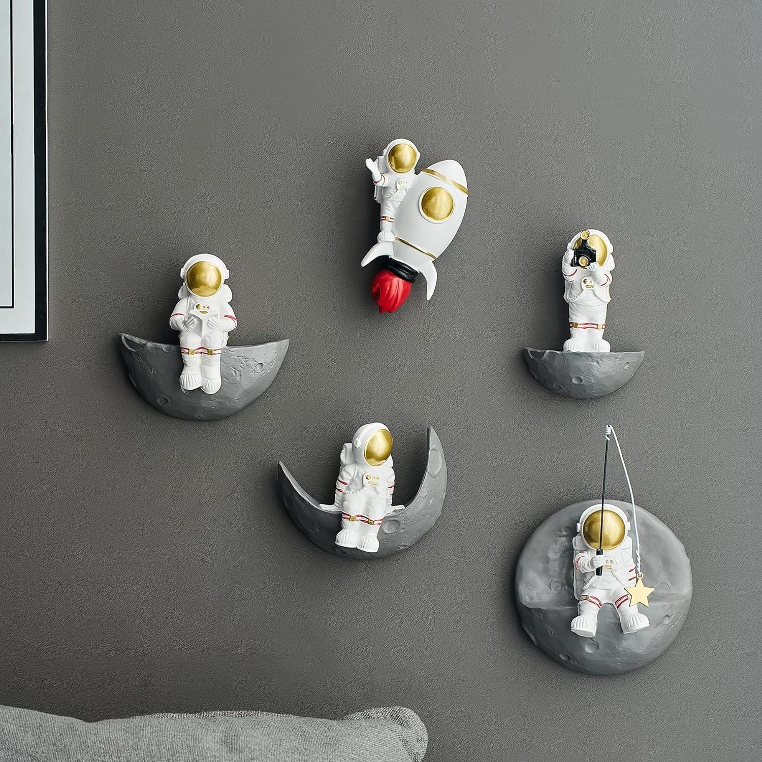 Astronaut Decor 3D Wall Art: Cute Set of 5 Outer Space Theme ations man Sculptures Hanging Room Apartment Classroom Party Nurser