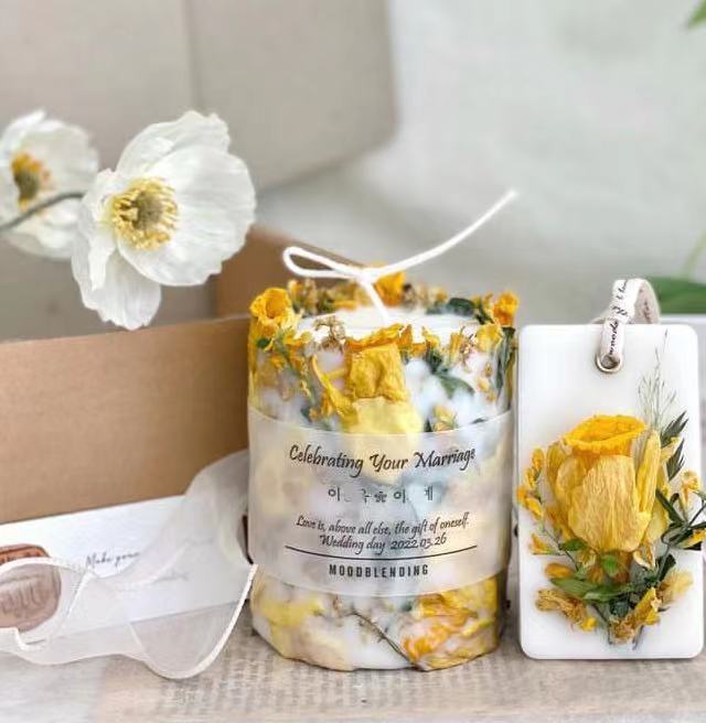 Cylinder Everlasting Flowers Romantic Dried Roses Pressed Flowers Scented Candles Soy Wax Wedding Gifts Scented Candles