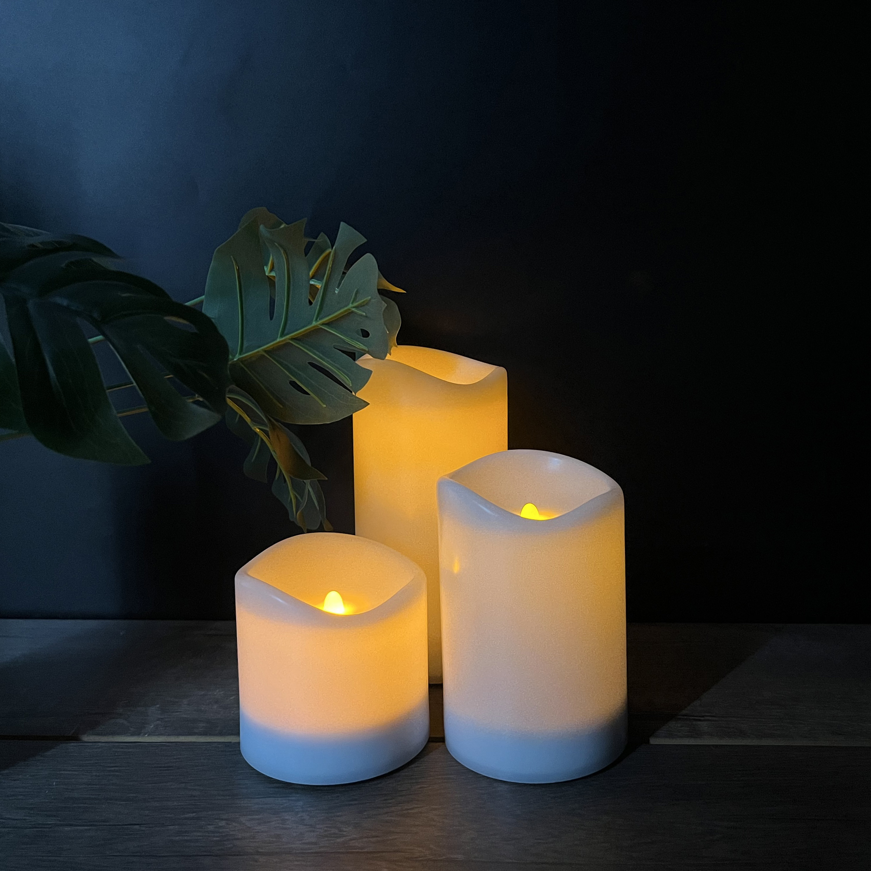 2023 Hot Sale Wholesale Solar LED Candle Light New Design Solar Powered Yellow Flashing Effect Flameless Led Tea Light Candles