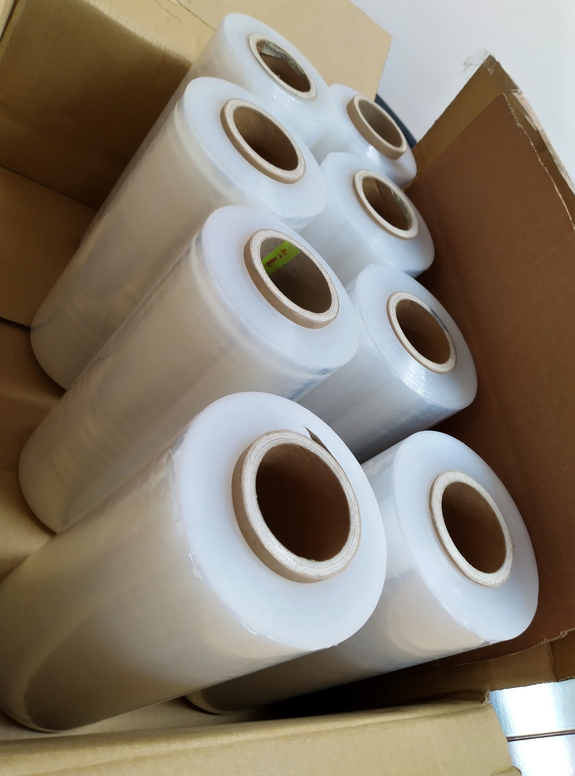 Factory Selling Clear Plastic Film Roll Packing Waterproof PE Stretch Wrap for Logistics Packaging