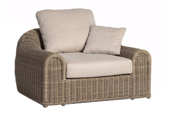 Modern Elegant Rattan Wicker Outdoor Sofa Set for Indoor Sunroom or Restaurant Garden Furniture for Hotels