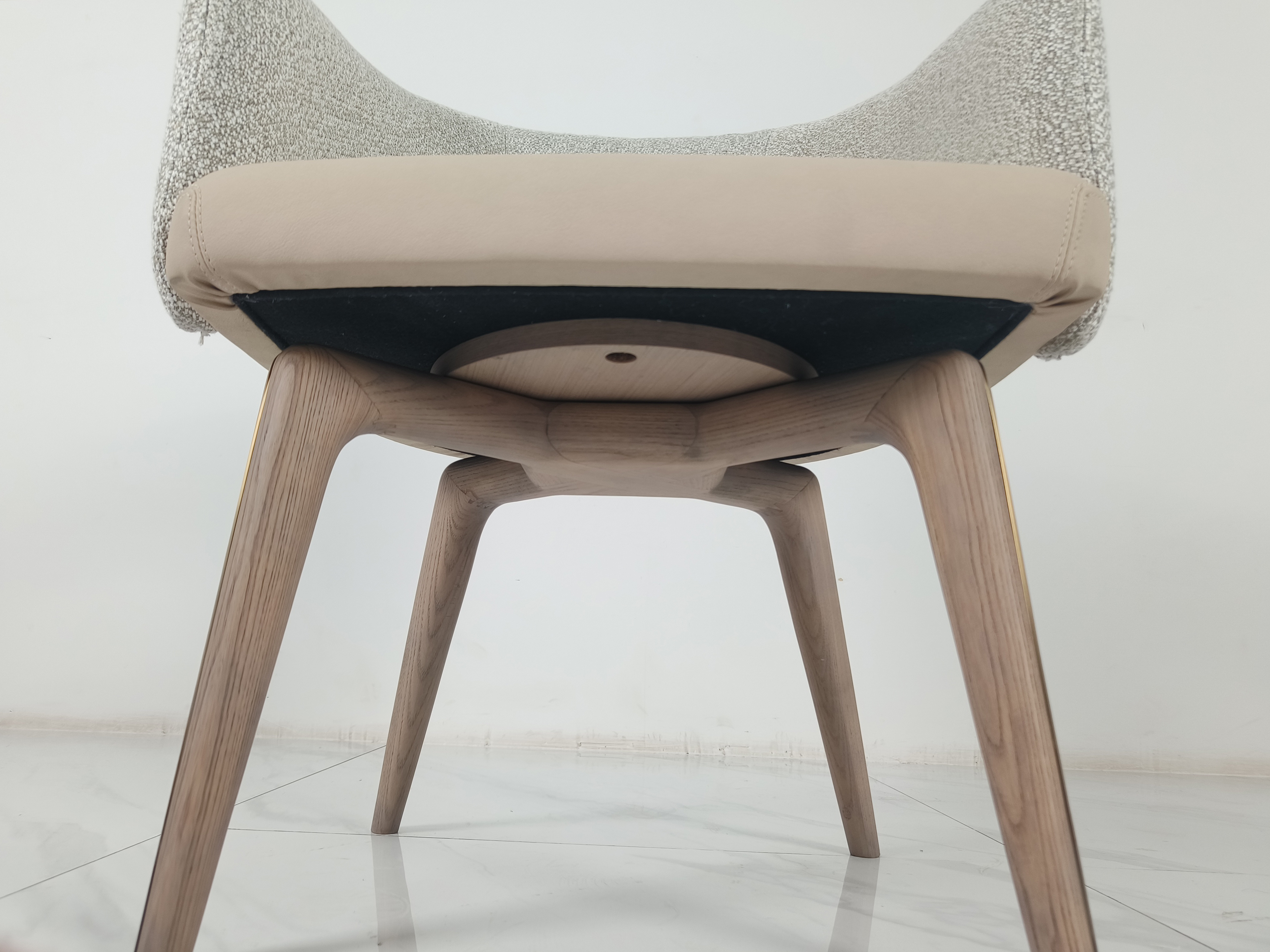 Nordic Modern Linen PU Leather Wooden Beige Dining Chair With Arms