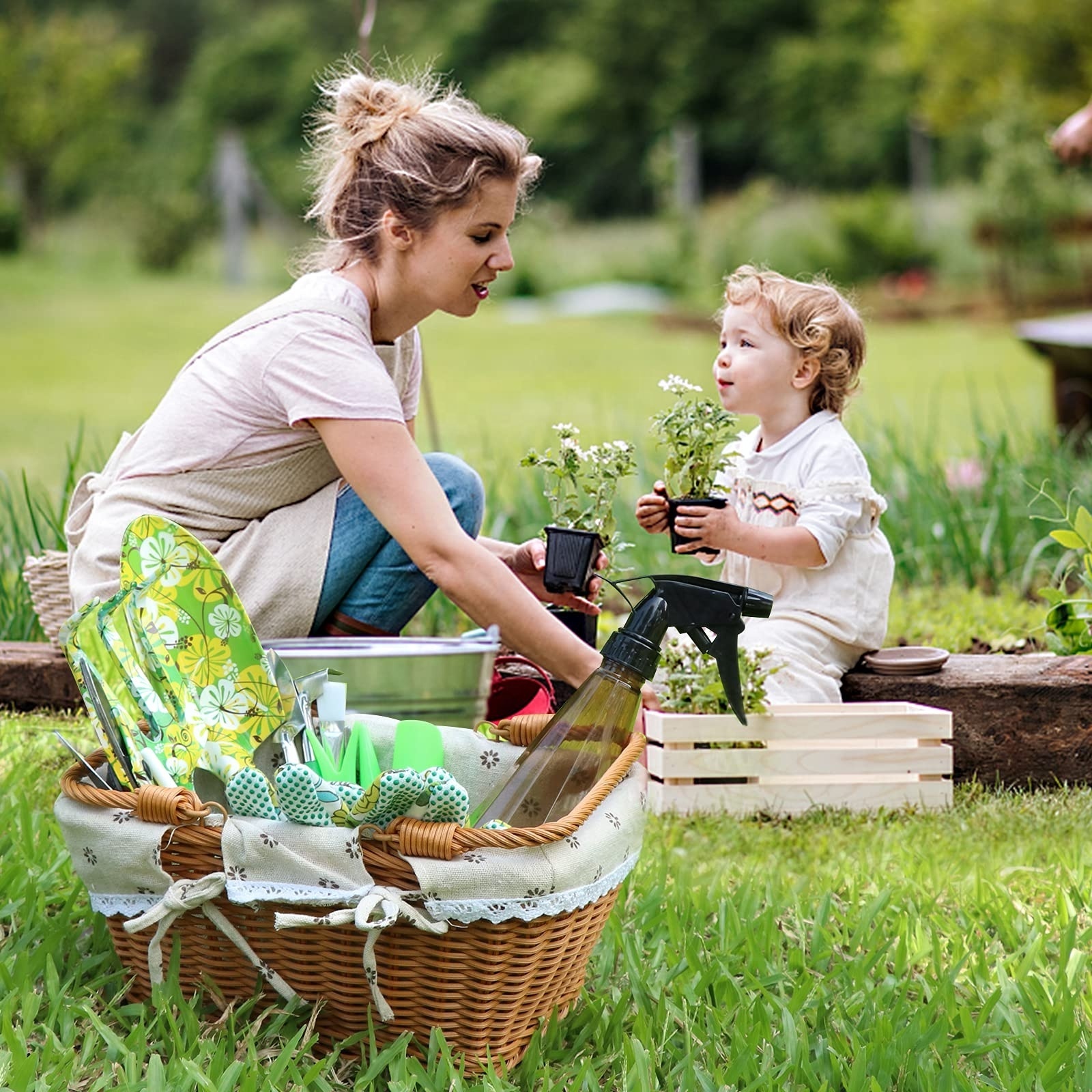 Quality Mini Garden Handheld Tool Kit with Watering Can Scissors Garden Label Pick Rake Shovel OEM Supported