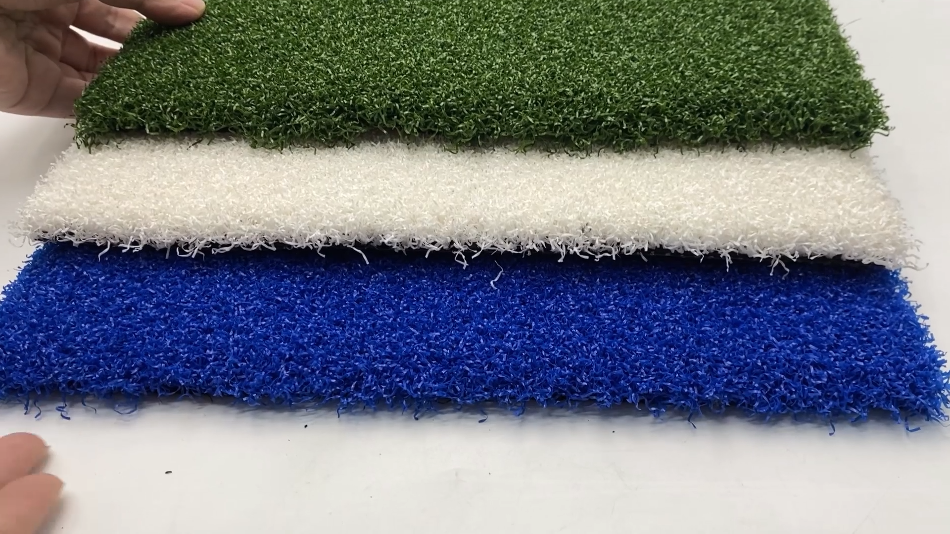 Hanwei Grass bluegrass turf white red artificial  grass carpet white fake  sports turf synthetic grass balcony