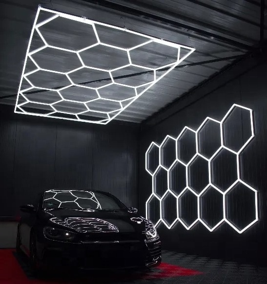 Wire Connection Quality Stable Hexagon Detailing Ceiling Led Lights With 2.4*4.8m Border