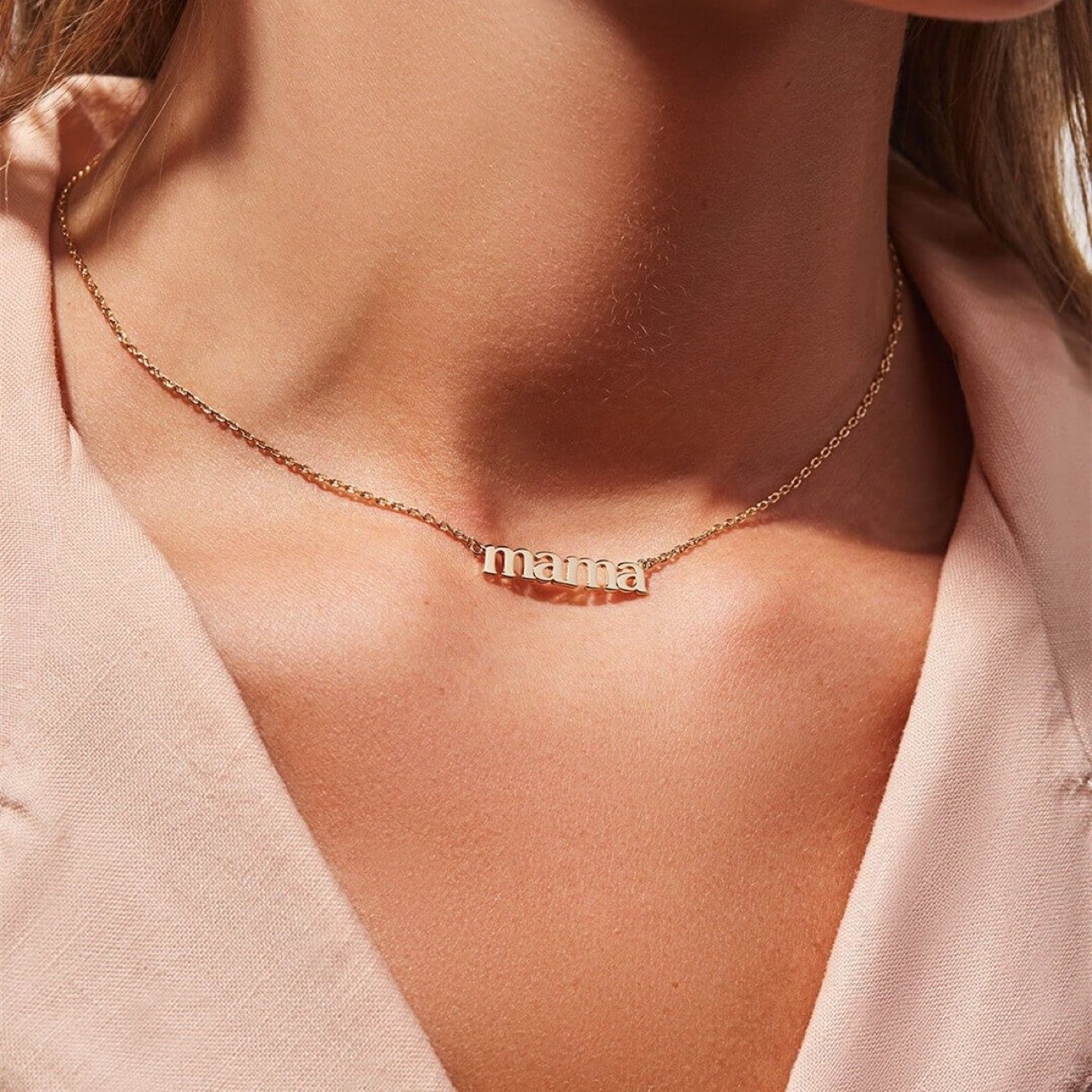 Non Tarnish Free Waterproof Jewelry Mother's Day Best Wish Mom Gift 18k Gold Plated Stainless Steel Mama Letter Necklace For Mom