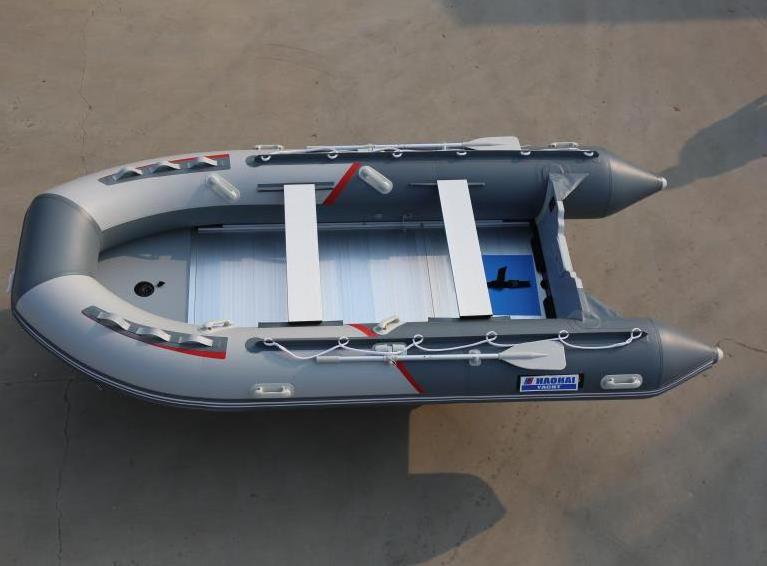 Qingdao Haohai Pontoon Raft Jet Sailing Rubber Small Bateau Center Console  Pvc fishing inflatable Boat For Entertainment