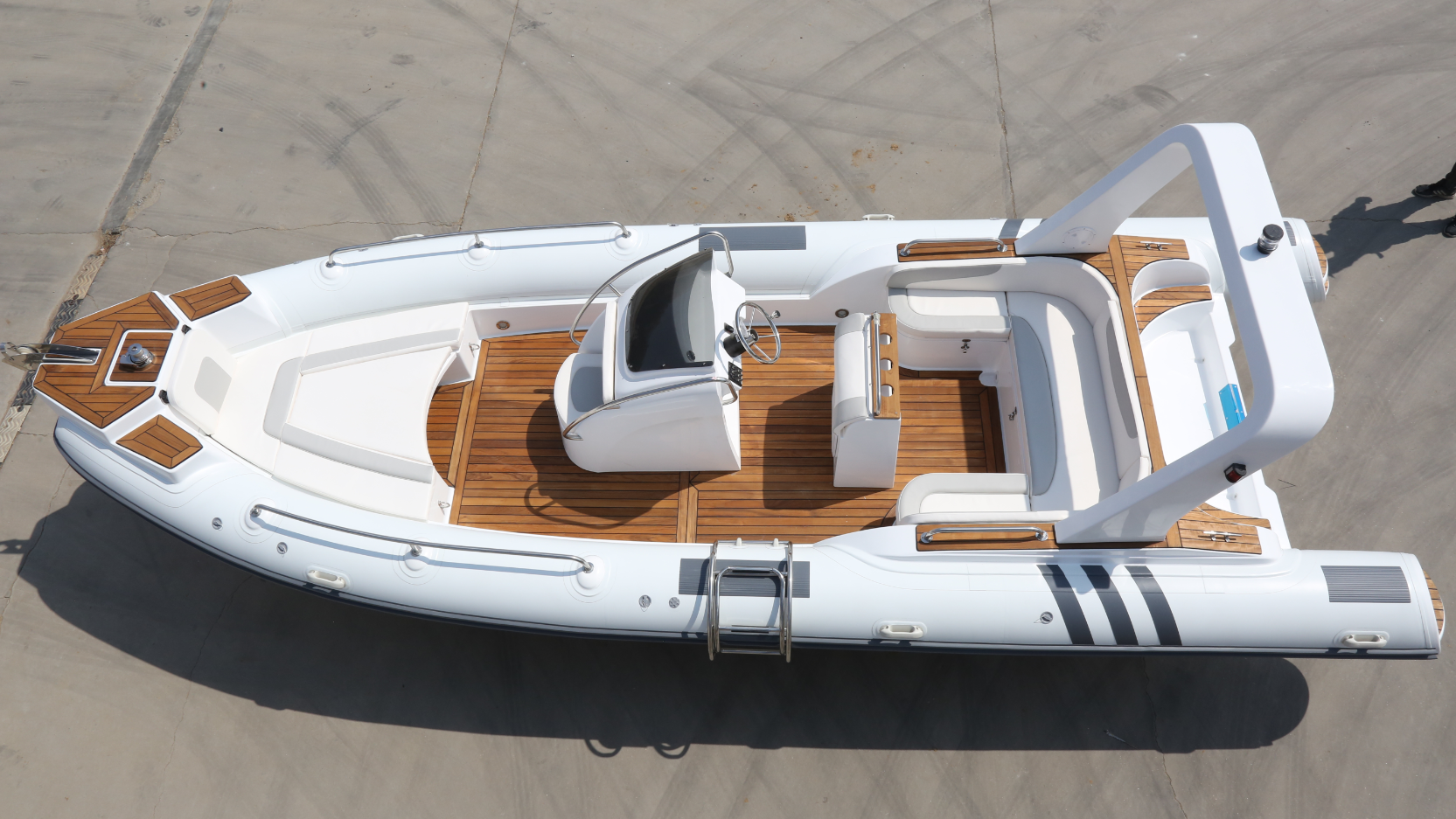 Qingdao Haohai Rowing Yacht Boats Fishing Rib Aluminum Kayak Speed Vessel Luxury Fiberglass Pontoon Boat