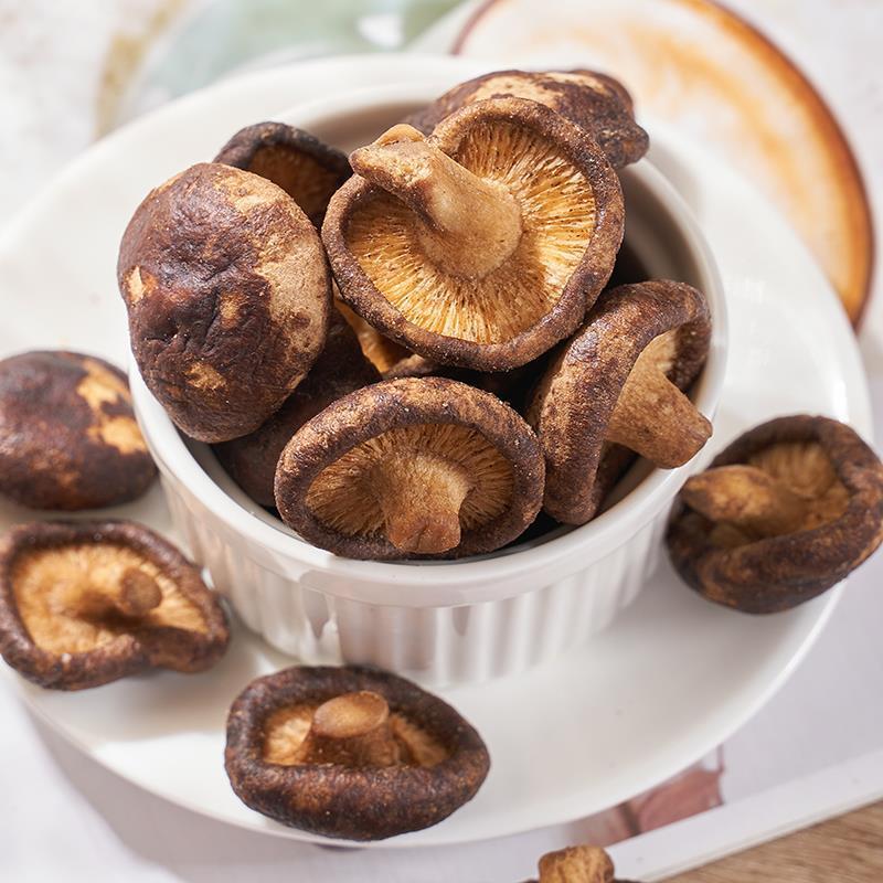 Wholesale Healthy Natural Vegetable Snacks Low Temperature Vacuum Frying Bulk Dried Mushroom vf Vegetable Shiitake Mushrooms