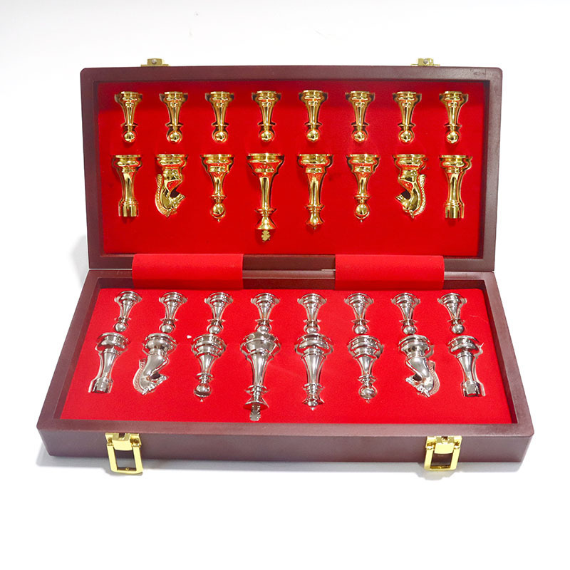 Wholesale Luxury Premium Metal Chess Set Personalized VIP Chess Pieces and Folded Metal Boards for Children's Games