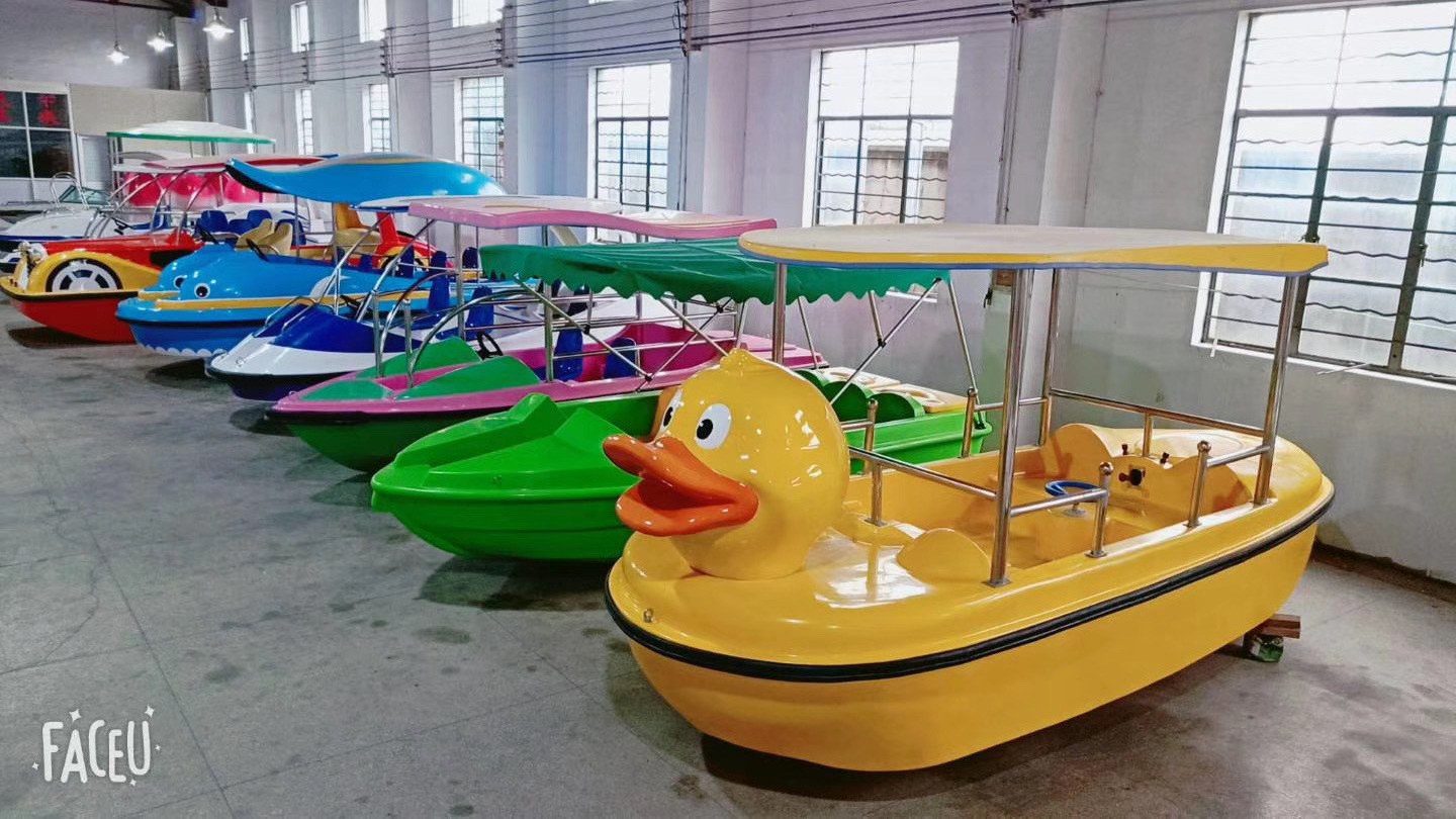 Self-draining fiberglass 4 people Duck electric water pedal boat