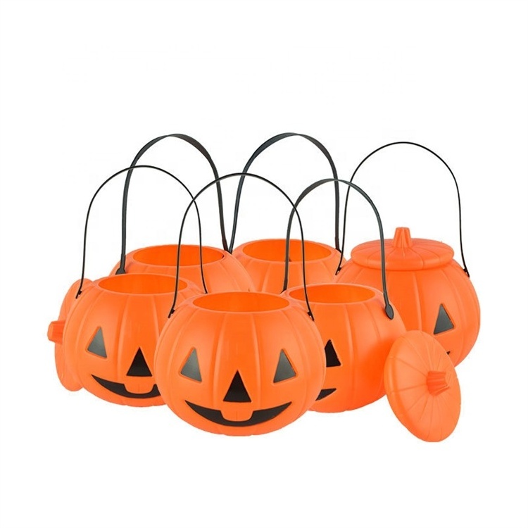 2023 Wholesale Custom Trick or Treat Halloween Plastic Bucket with Different Patterns Cute Candy Jar For Kids