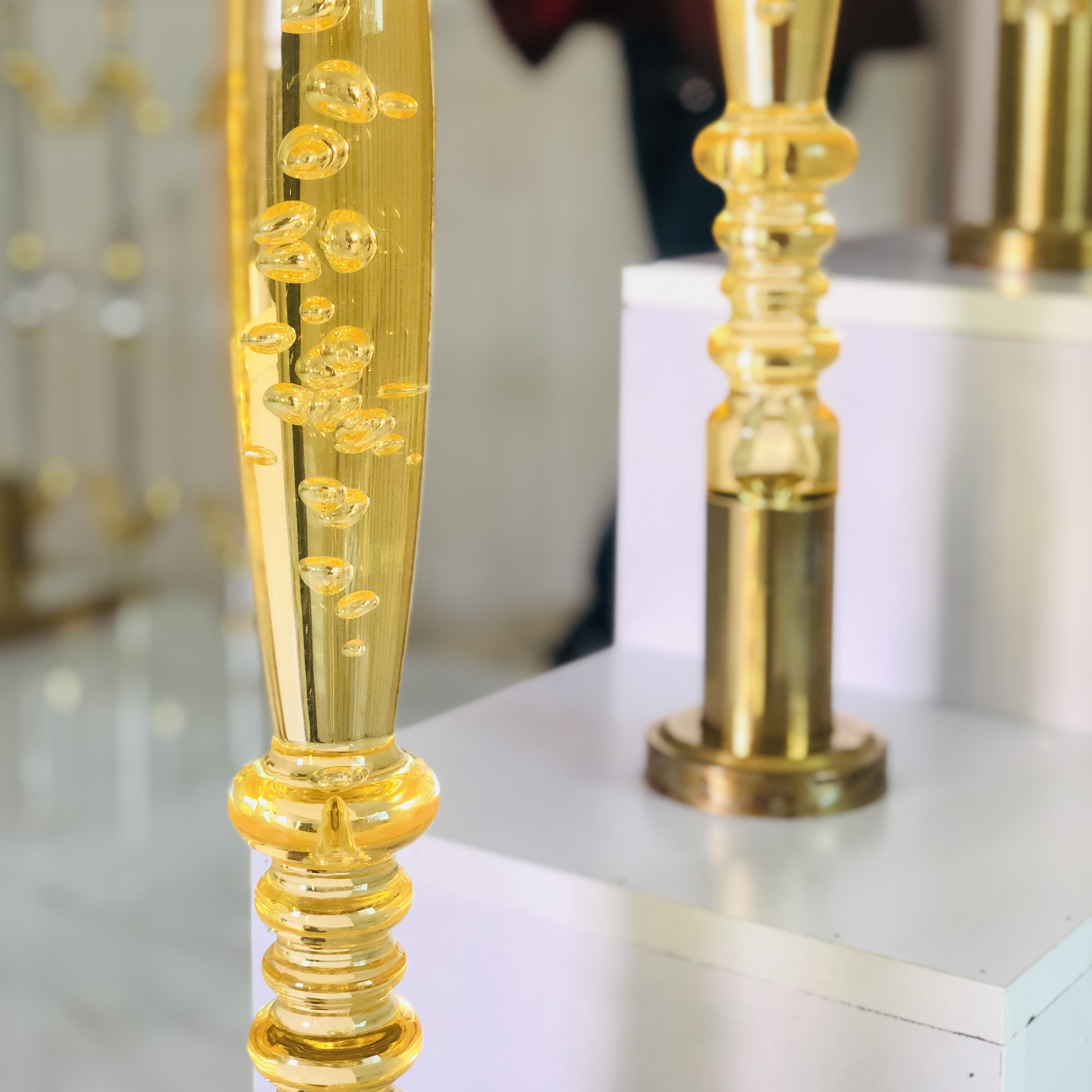 Hoyip Crystal Acrylic Balusters Balustrade Clear Railing Handrail Golden Yellow Stair Decoration column Wholesale