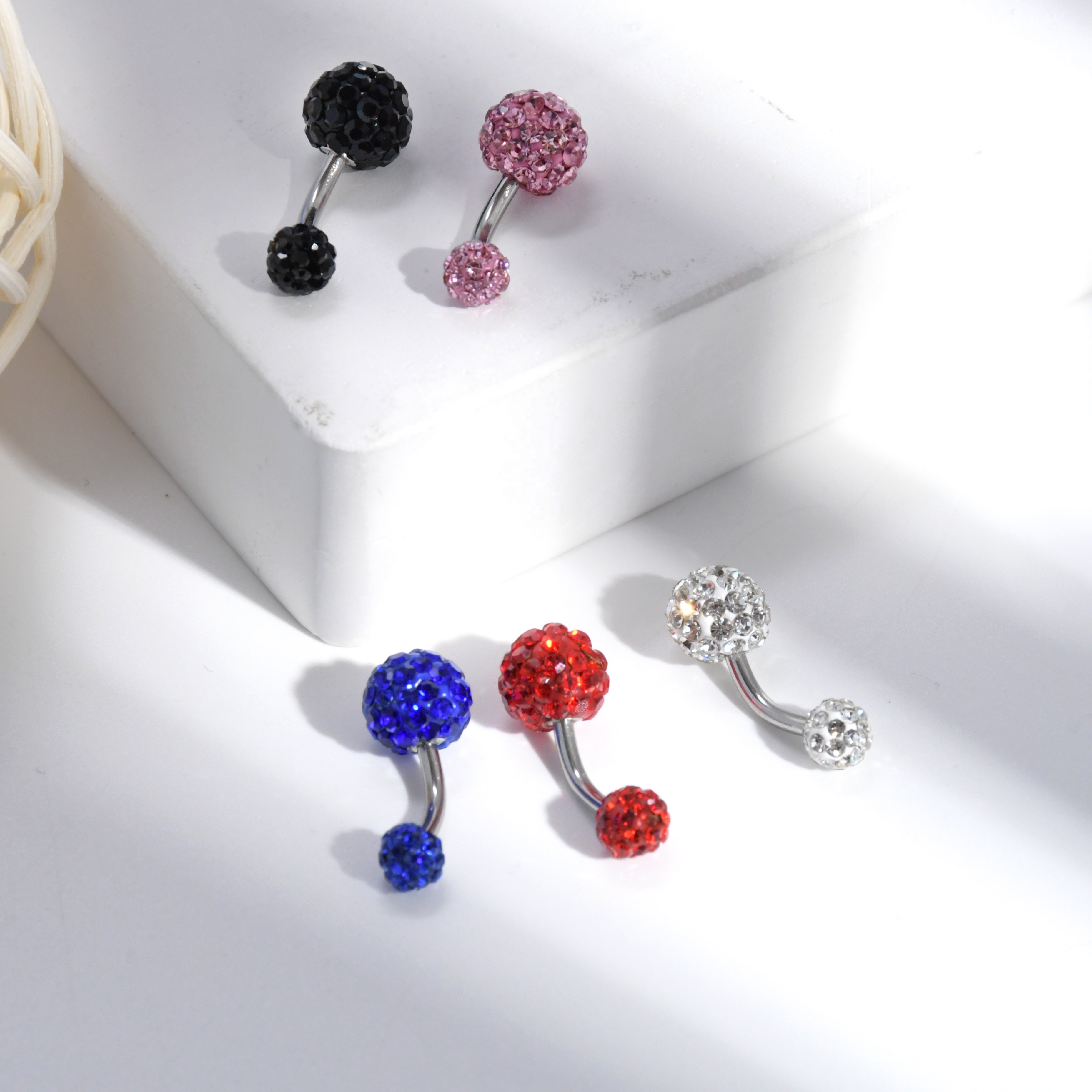 Piercing navel rings full of diamond balls mud balls European and American fashion personality ladies wear daily