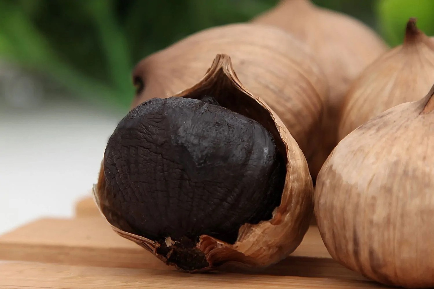 High quality fermented black garlic extract powder