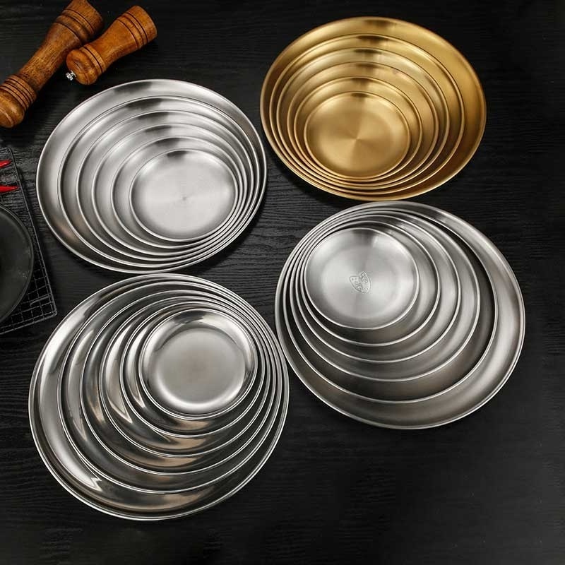 Wholesale Korean Style Round Stainless Steel gold Chargers Metal Serving Dinner Plate Dish Wedding Decorative Tray