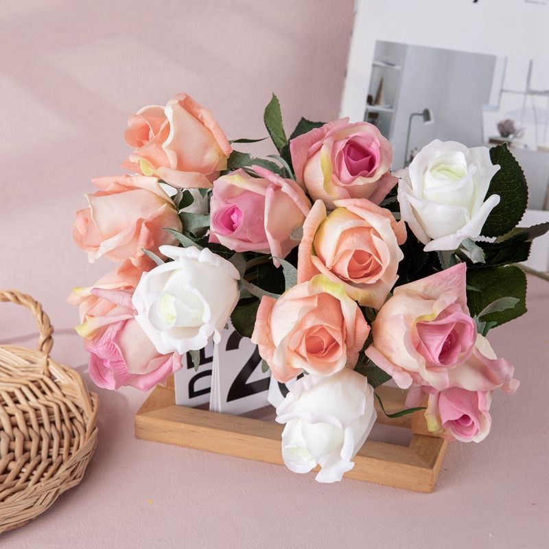 Wholesale Real Touch Artificial Flower Moisturizing Rose White Faking Rose Bud Single Stem For Home Weeding Decoration