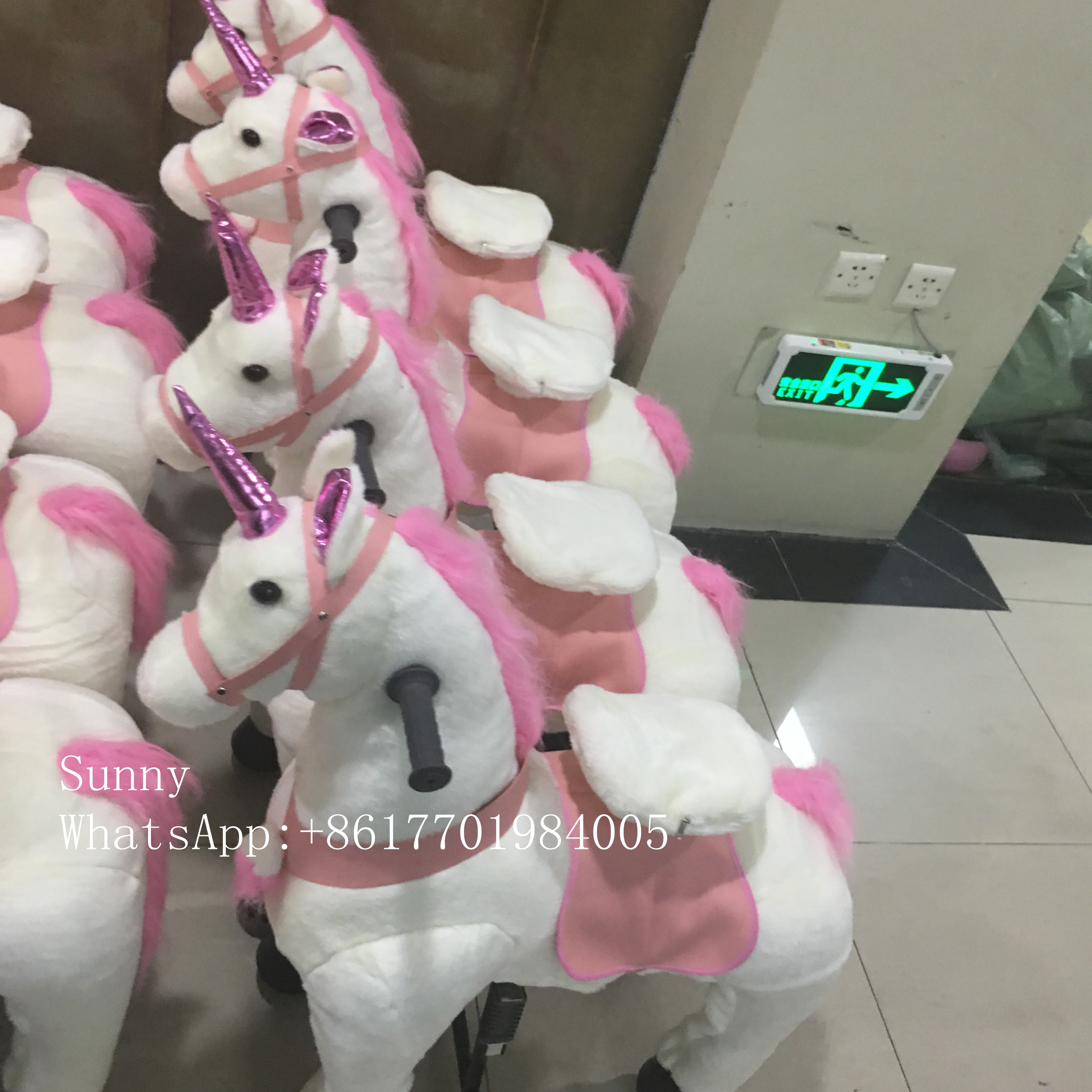 High Quality Walking Mechanical Horse pony unicorn Animal Ride Free Of Power Charging