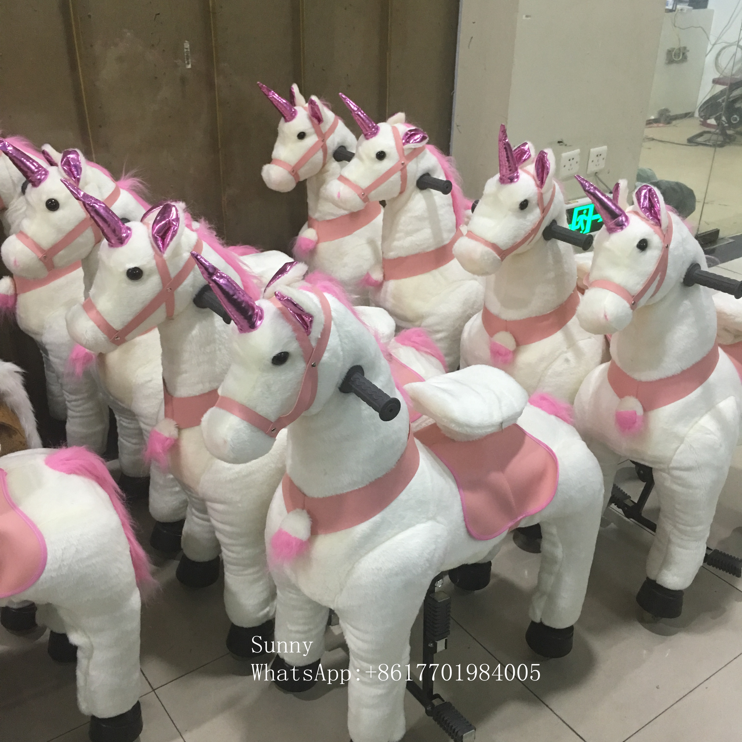 High Quality Walking Mechanical Horse pony unicorn Animal Ride Free Of Power Charging