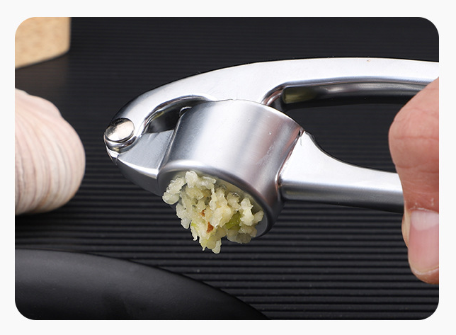 Kitchen Accessories Manual Pressed Garlic Press Rocker Chopper Zinc Alloy Garlic Crusher Handheld Squeezer