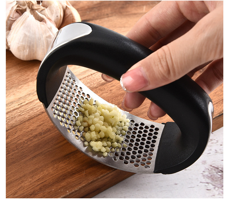 Garlic Crusher Garlice Chopper Grinder Cracker Press Garlic Mincer Set of 3 with Silicone Roller Peeler and Cleaning Brush