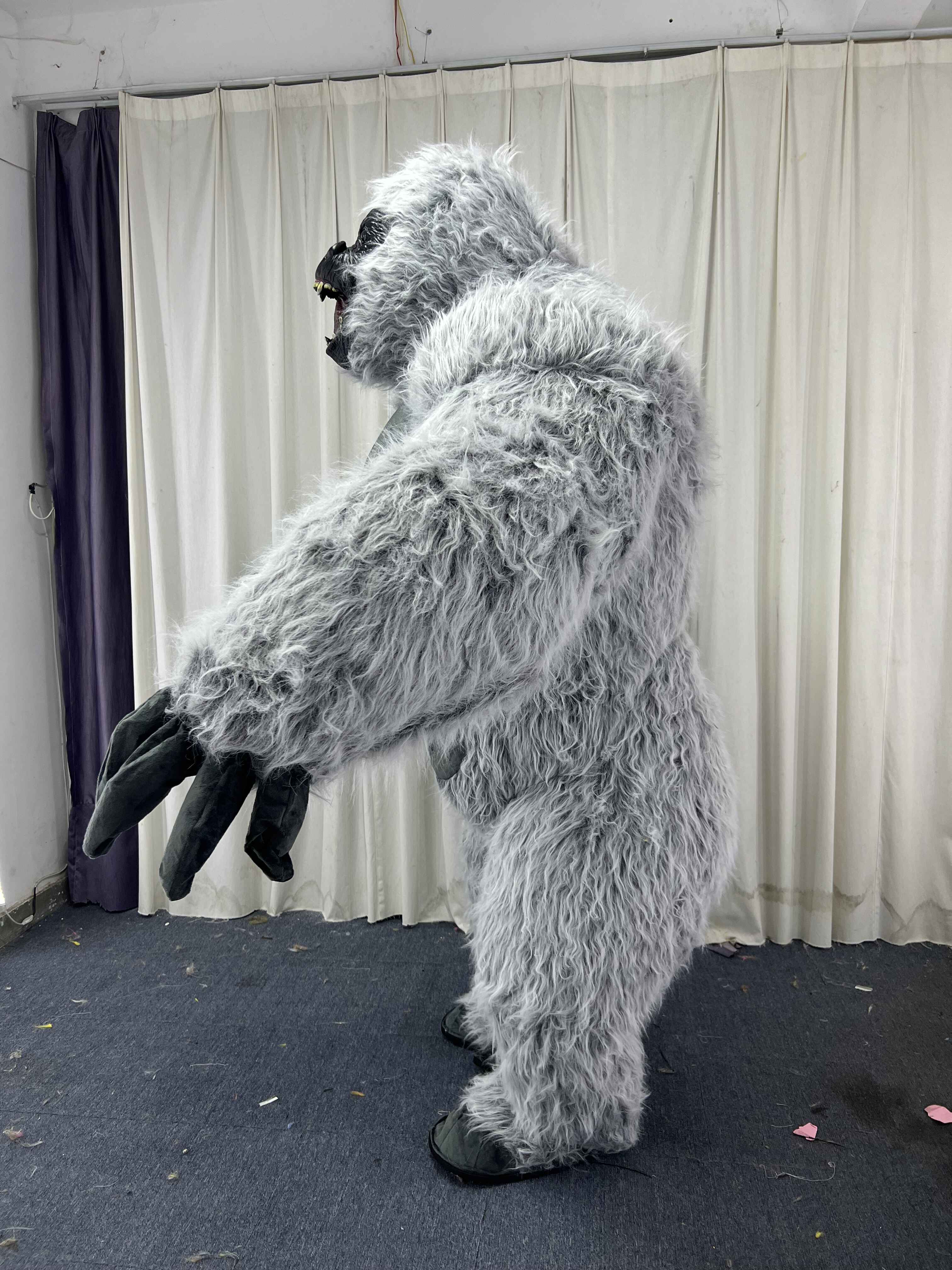 2.6m Inflatable King Kong Gorilla Mascot Costume Custom Anime Cosplay Mascotte for Carnival and Fancy Dress MOQ 1