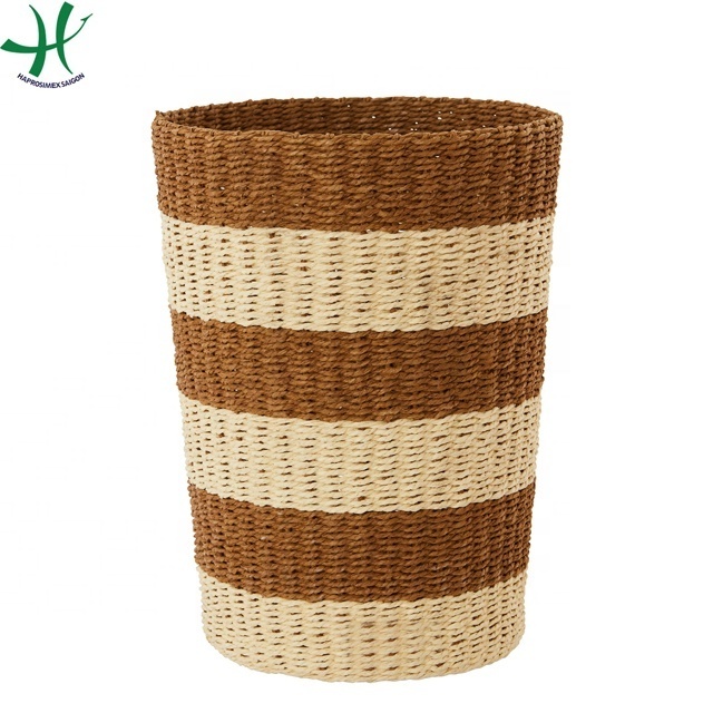 Wicker storage basket with lid and fabric inside, laundry basket in Vietnam laundry products other home decor