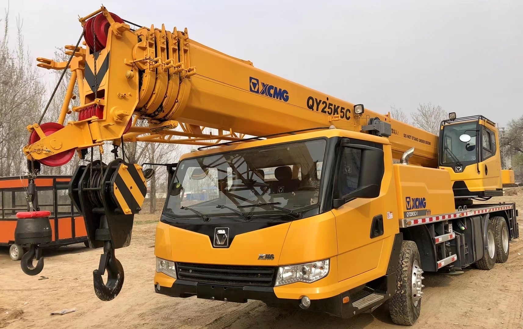 NEW middle size 25ton Truck Crane 30ton QY25K5C with 50m full-extend boom Loading 25 Tons 5 Boom Hydraulic Truck Cranes