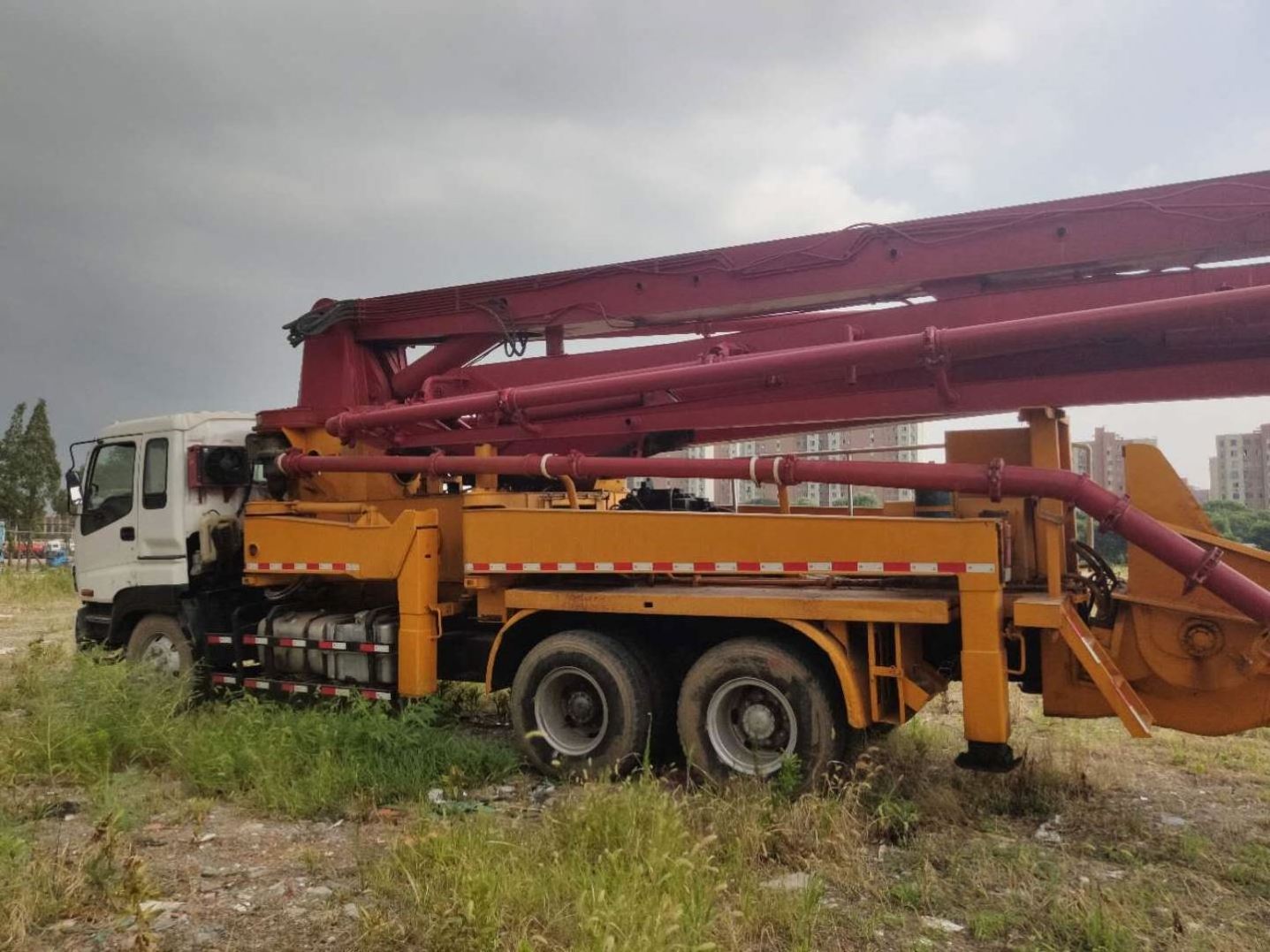 Used 37m pump truck second hand concrete pump truck 37m 52m made in China for sale