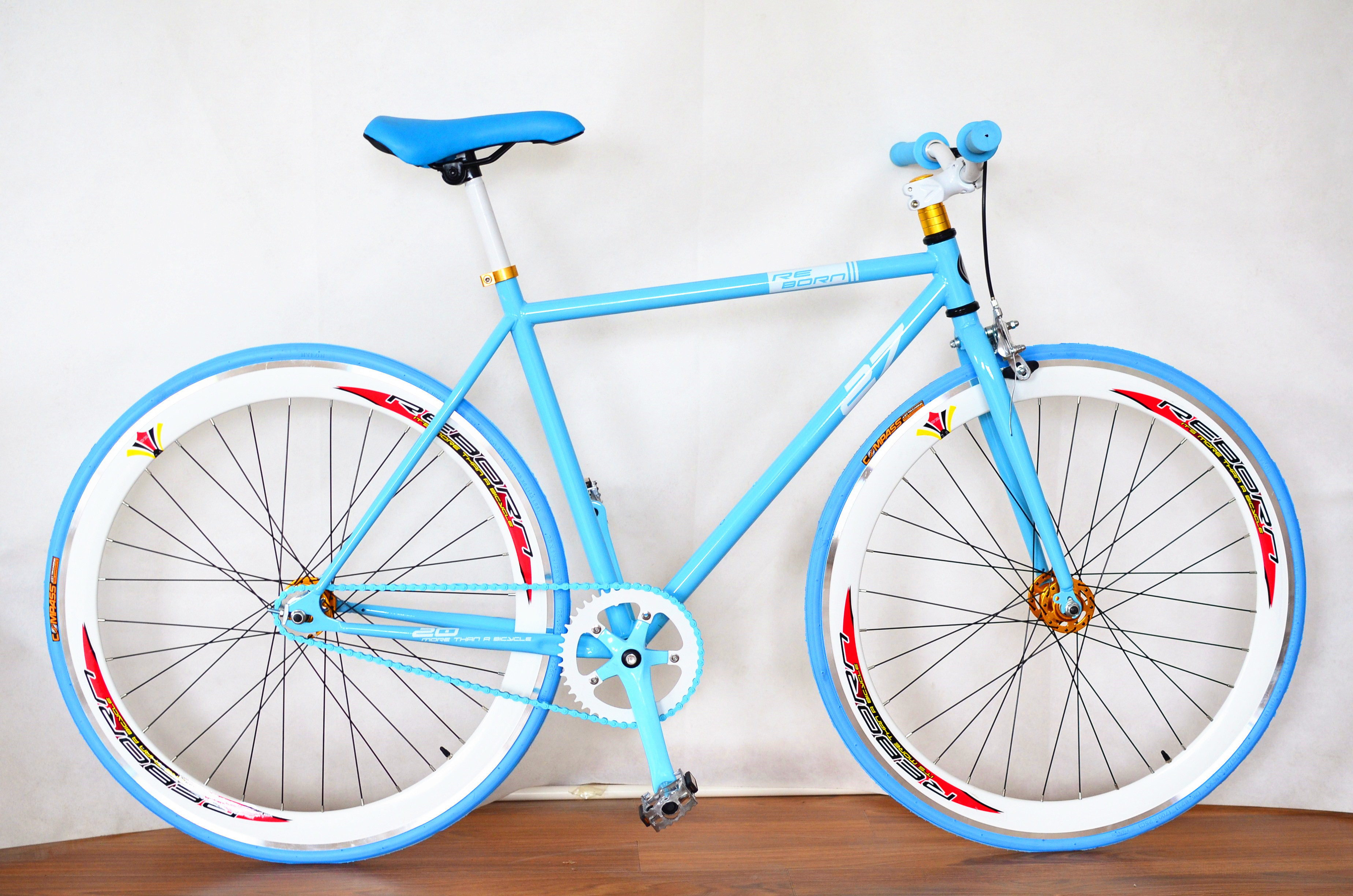 fashion colored single gear bicycle fixed gear track bike