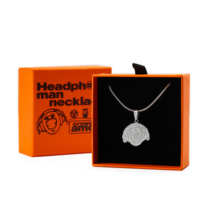 Hesank Factory sells custom stainless steel and zinc alloy metal logo silver souvenir pendant necklaces and necklace boxes