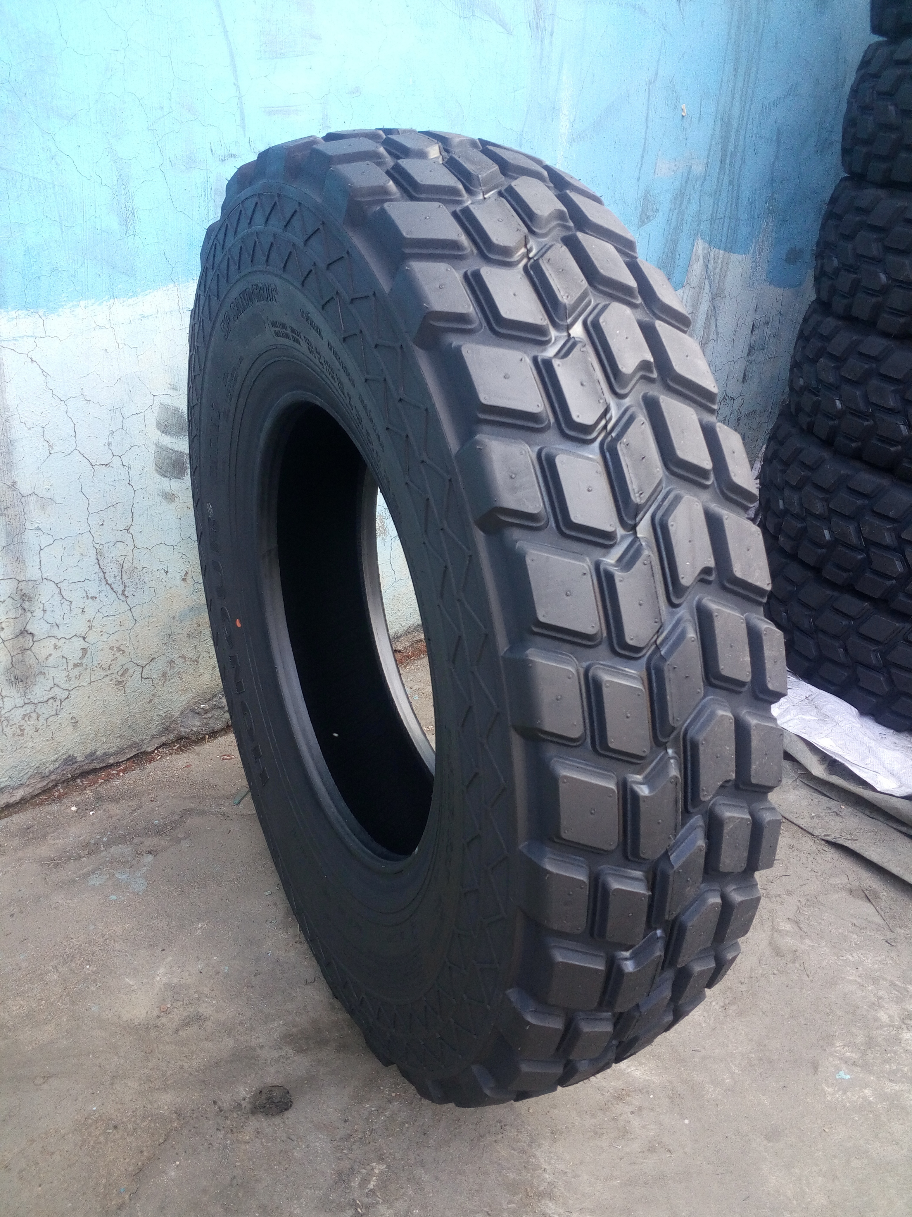 BEARWAY brand LT tyre 750R16